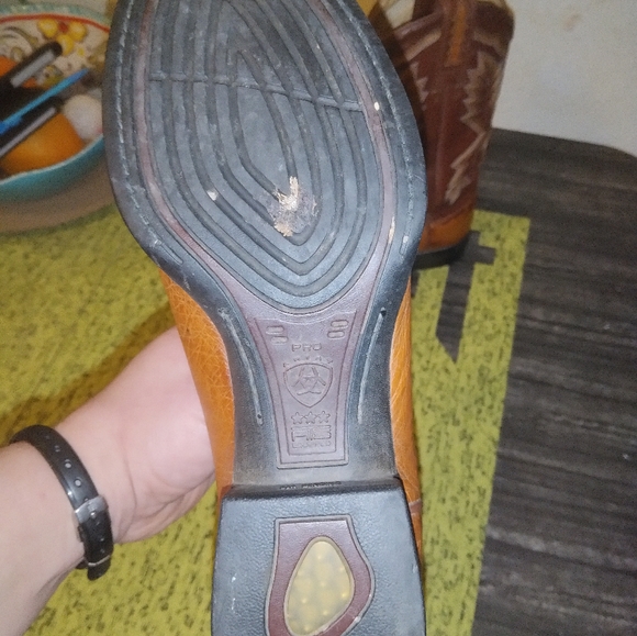 Ariat boots size 7 - Picture 5 of 7